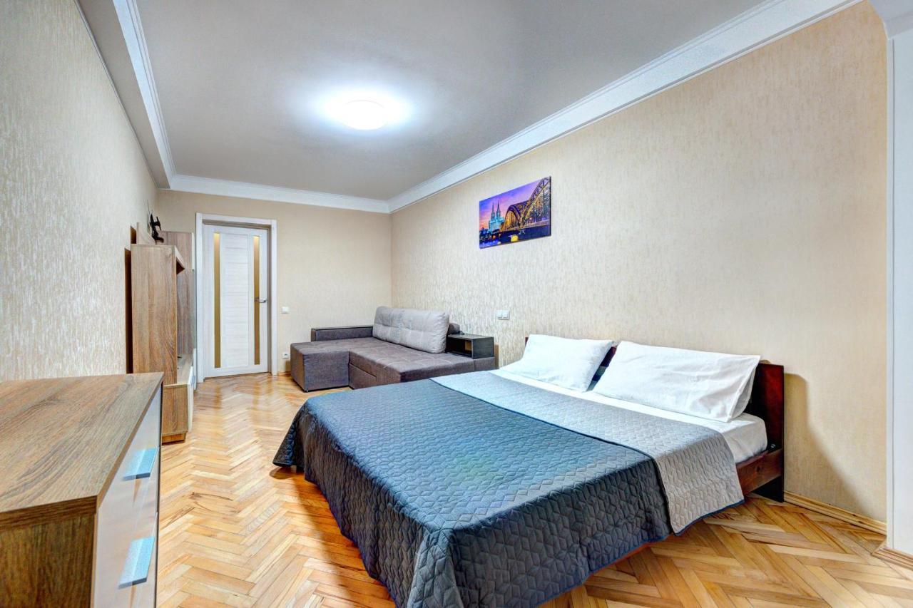 Apartments Near Ocean Plaza Druzhby Narodov Boulevard 8A 키예프 외부 사진